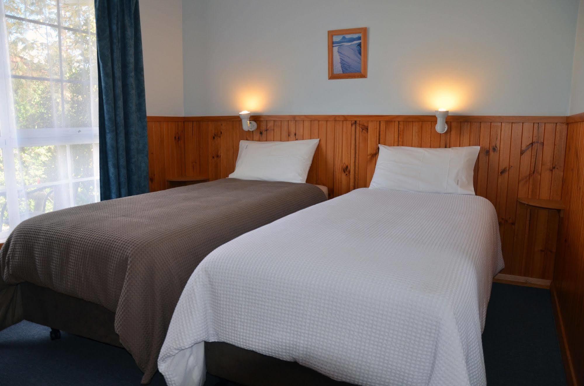 Castaway Holiday Apartments Strahan Ngoại thất bức ảnh