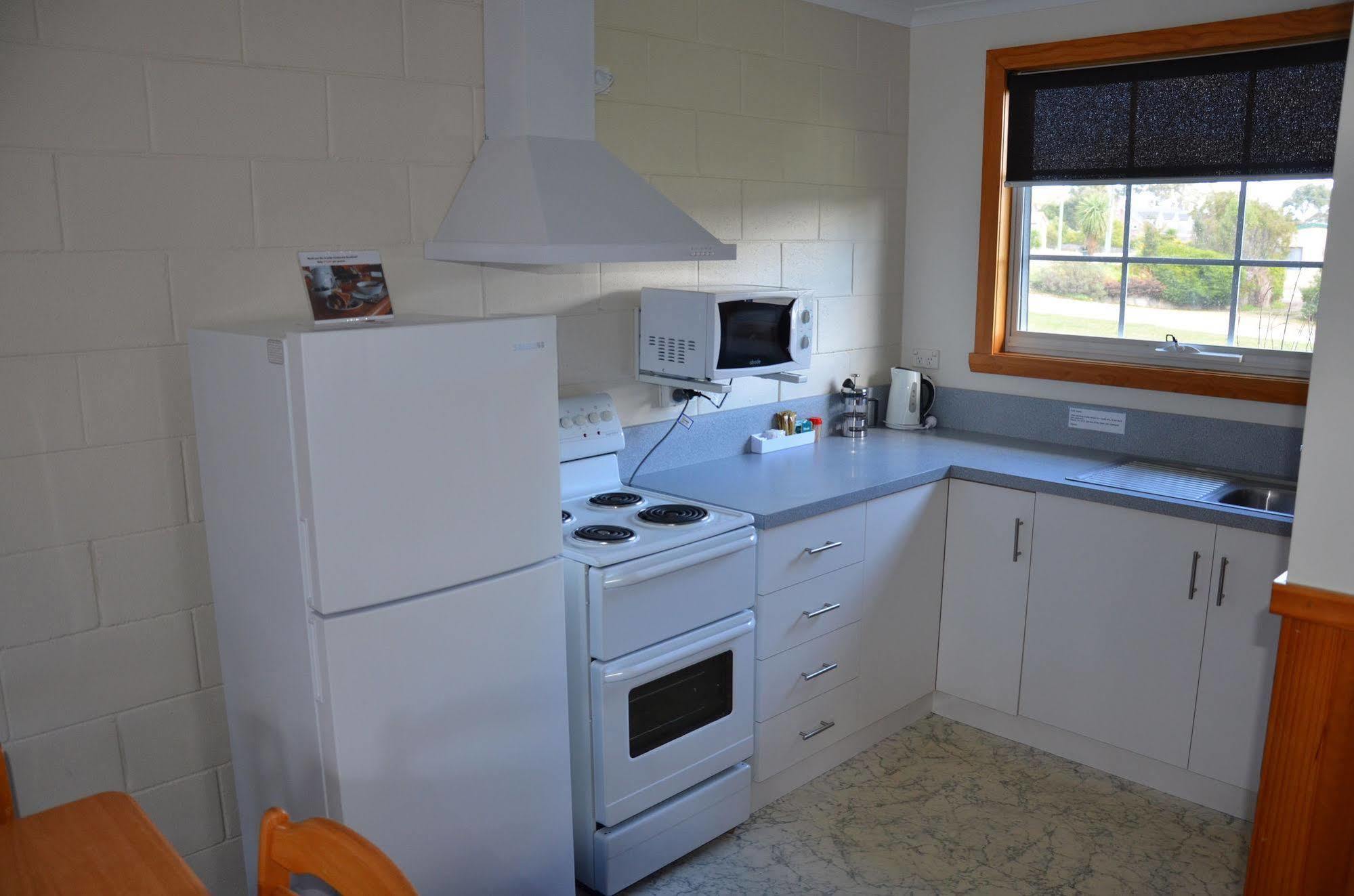 Castaway Holiday Apartments Strahan Ngoại thất bức ảnh